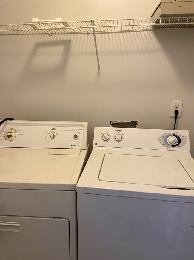 Laundry room - 5719 Singlebriar Ct