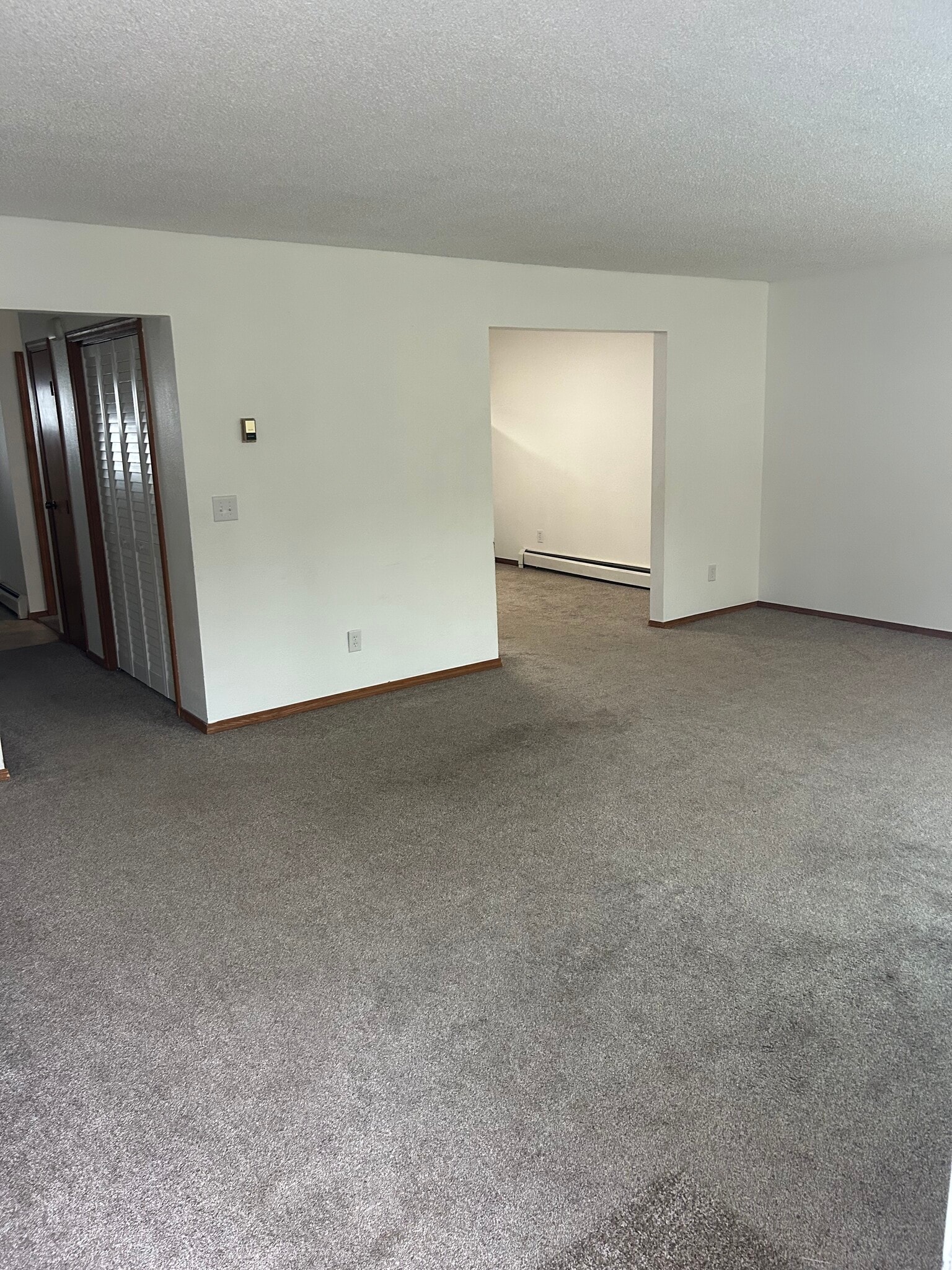 Building Photo - 5001 E Mayflower Ln