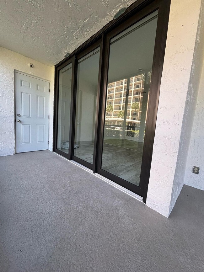 Building Photo - 1629 Riverview Rd