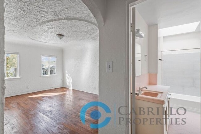 Building Photo - 3009 1/2 30th Street