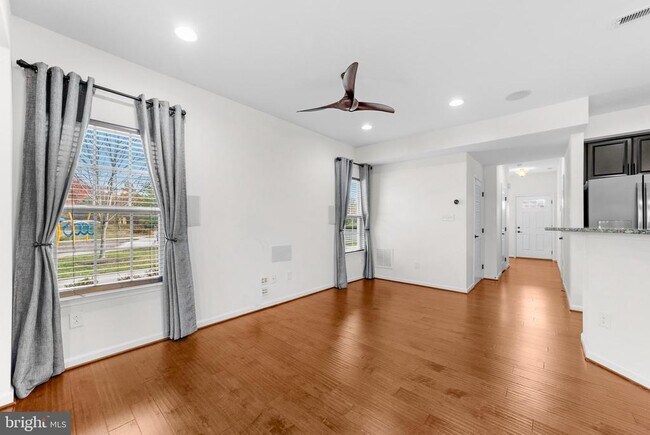 Building Photo - 42 Sundance Dr