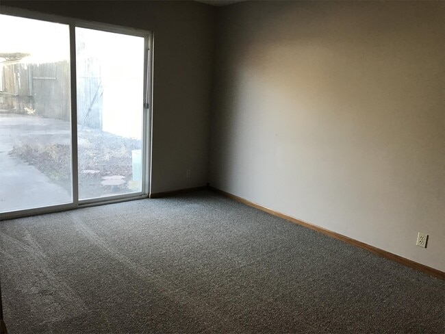 Building Photo - 1550 S Gold St