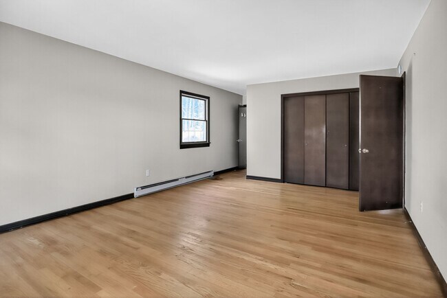 Building Photo - 203 Sumner Ave