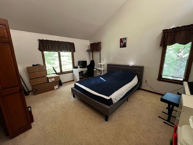 Building Photo - Spacious & Serene 4 Bedroom Country Contem...