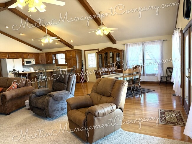 Building Photo - 700 Locust Ave