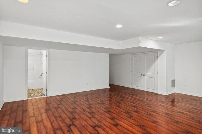 Building Photo - 144 Midland Rd