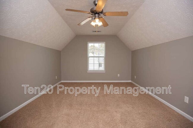 Building Photo - 6 Woodmere Ct