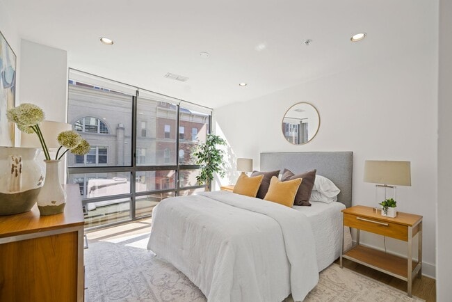 Building Photo - The Hartford | 2 Bed | 2 Bath | 1,100 Sf | 1 Private Balcony | 1 Garage Parking