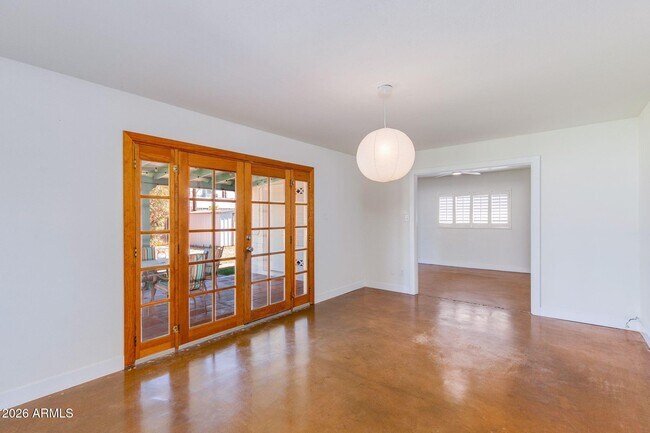 Building Photo - 3412 E Turney Ave