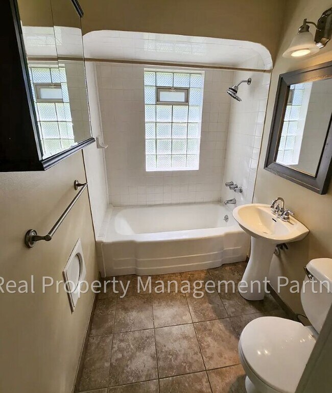 Building Photo - Charming 3 Bed 1 Bath Corner-Lot Ranch on 0.25+ Acres - Lawncare Included