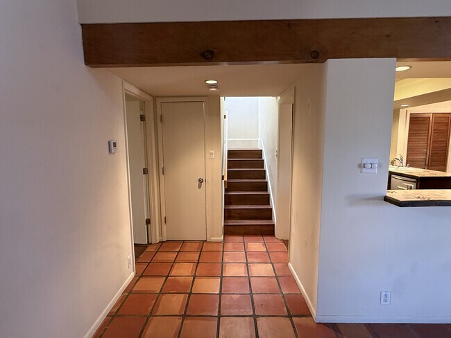 Building Photo - 2909 Cutler Ave NE