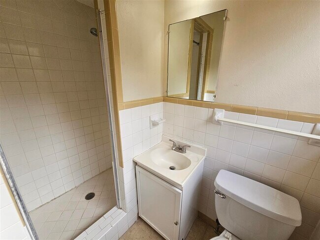 Building Photo - 1437 NW Great Plains Blvd