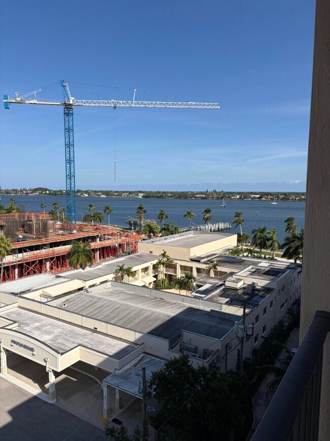 Building Photo - 1801 N Flagler Dr