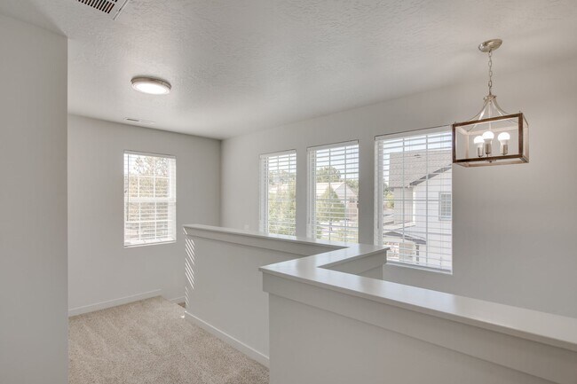 Building Photo - Near Everywhere You Want To Be!  Ambleside Townhomes!