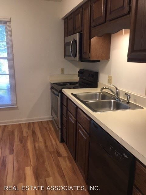 Building Photo - 2 br, 2.5 bath House - 3309 Coachman's Way