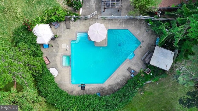 Building Photo - 5400 Woodlyn Ct