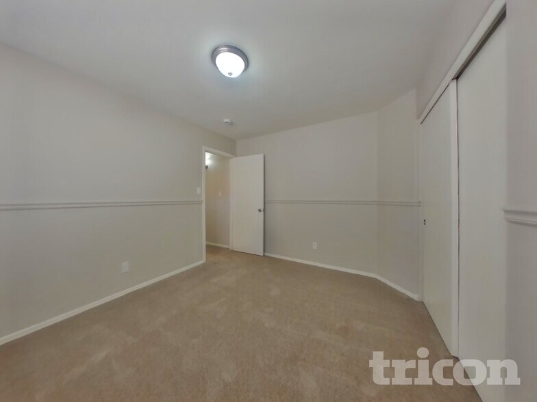 Building Photo - 13227 W Port Au Prince Ln