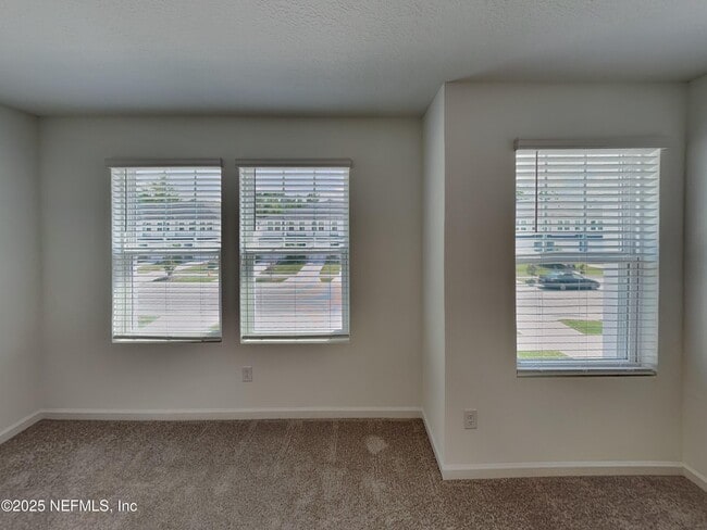 Building Photo - 594 Holly Lks Dr