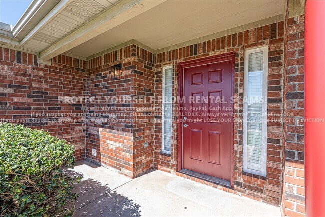 Building Photo - 3806 SW Hansom Loop