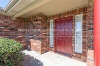 Building Photo - 3806 SW Hansom Loop