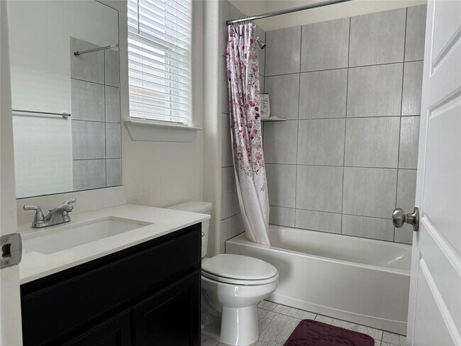 Building Photo - 6048 Urbano Bnd