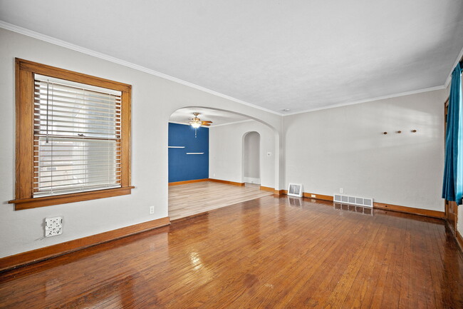 Building Photo - 4524 Waveland Ct
