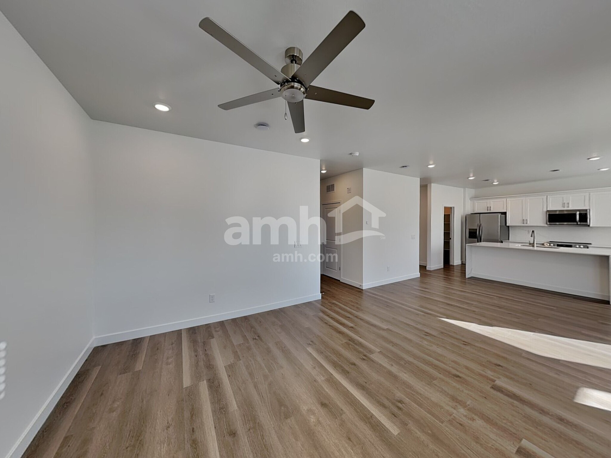 Building Photo - 20177 W Thomas Rd