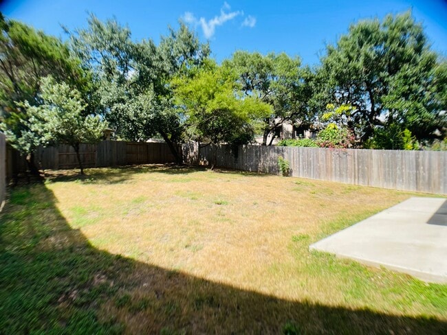 Building Photo - Charming Nestled Home near 281 and 1604