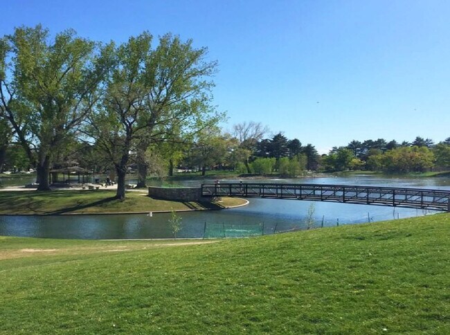 Building Photo - 625 E 200 S