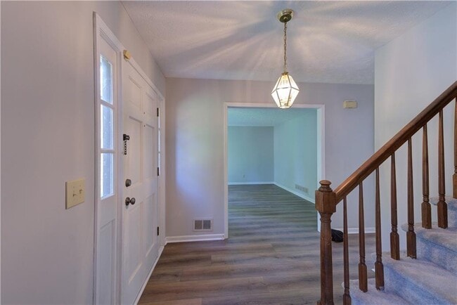 Building Photo - 1049 Seven Springs Cir NE