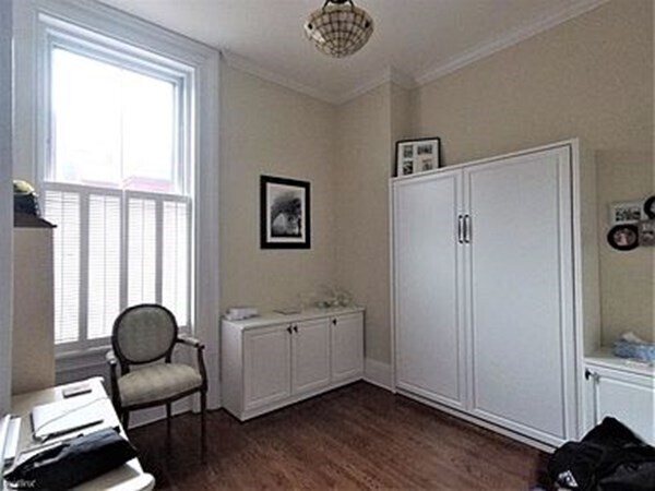 Building Photo - 48 Monument Sq