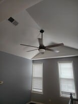 Building Photo - 561 W 18th St