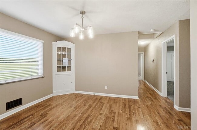 Building Photo - 318 E Central Ave