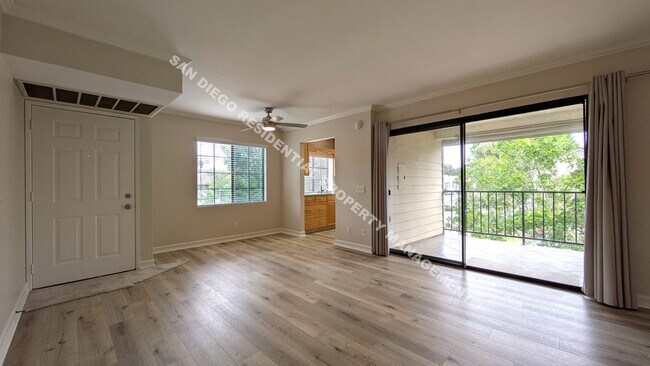 Building Photo - Highly Updated 2-Bedroom Condo in Prime Mi...