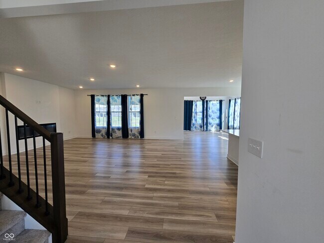 Building Photo - 5128 Summerton St