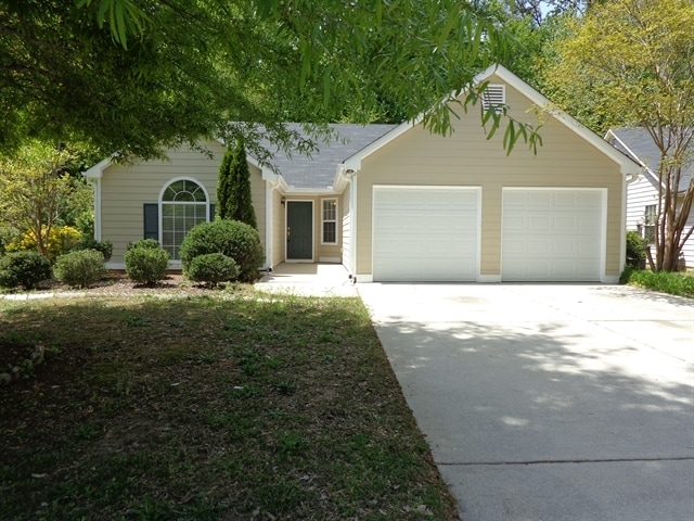 Building Photo - 4799 Lake Park Ter