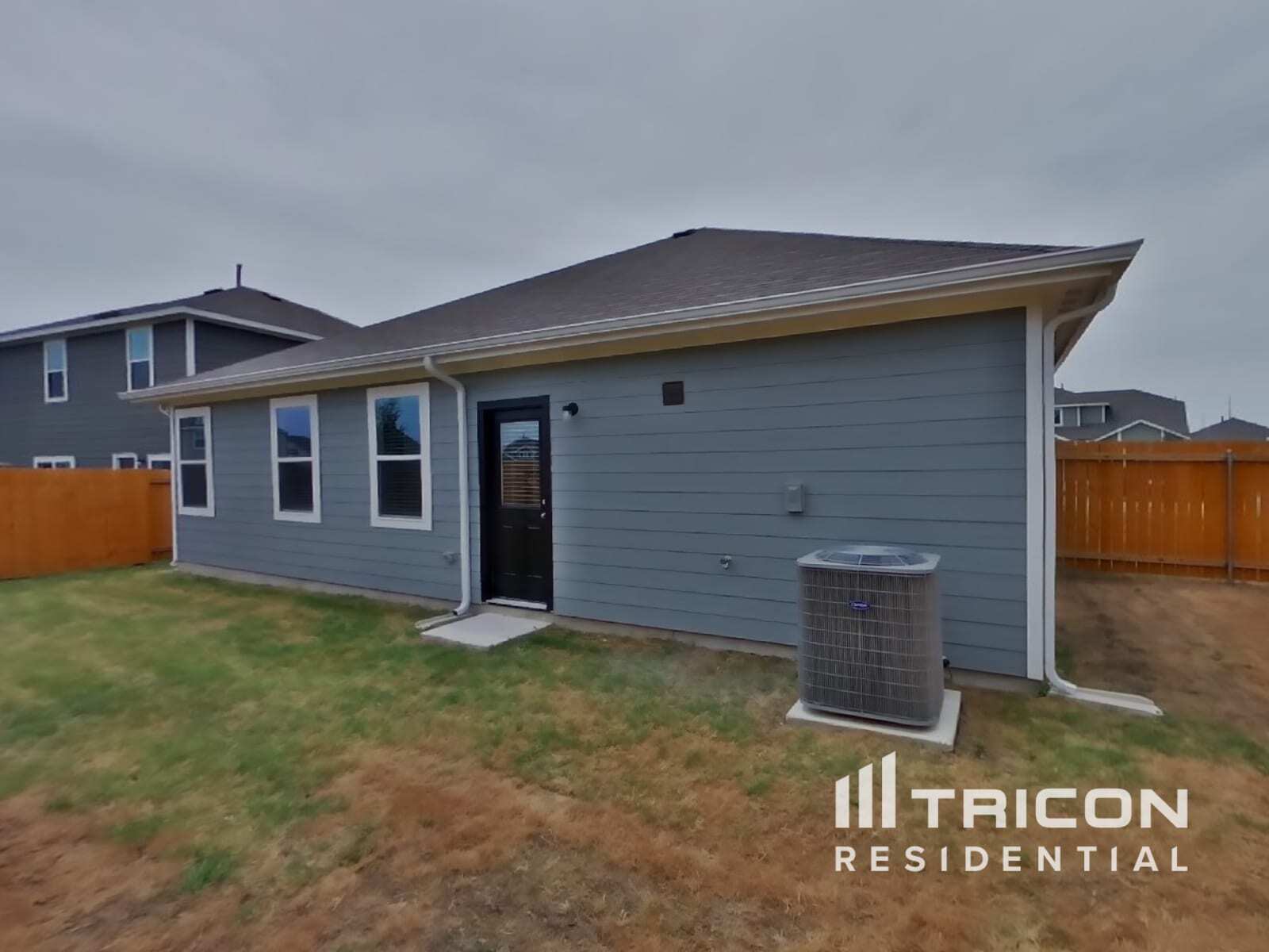 Building Photo - 9721 Sierra Grande Dr