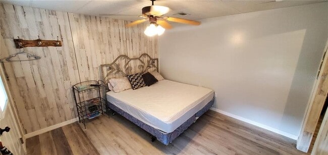 Building Photo - 3822 Lake Padgett Dr