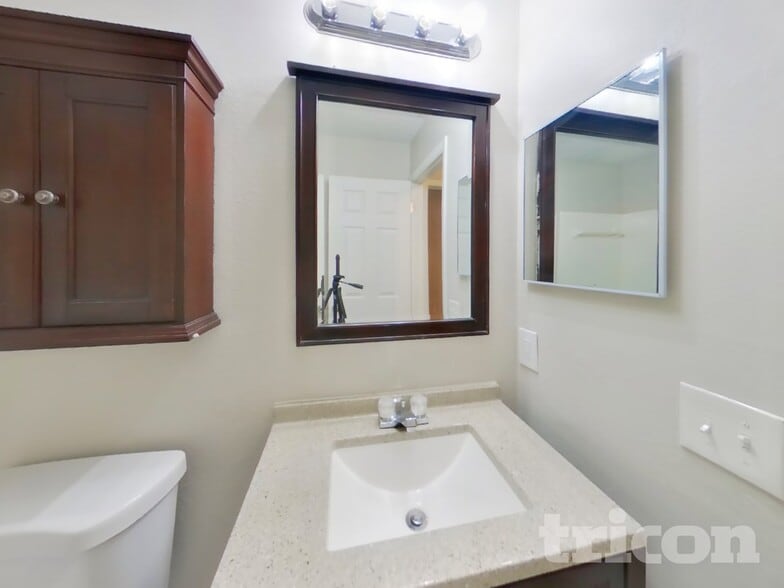 Building Photo - 330 Malcolm Ave