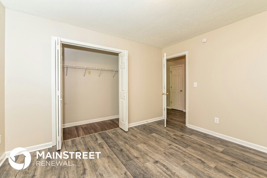 Building Photo - 107 Live Oak Dr