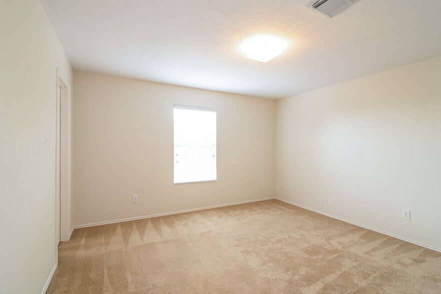 Building Photo - 3826 Rowlock Vine Dr