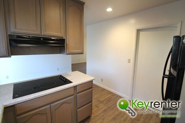 Building Photo - 2308 Rogue River Dr