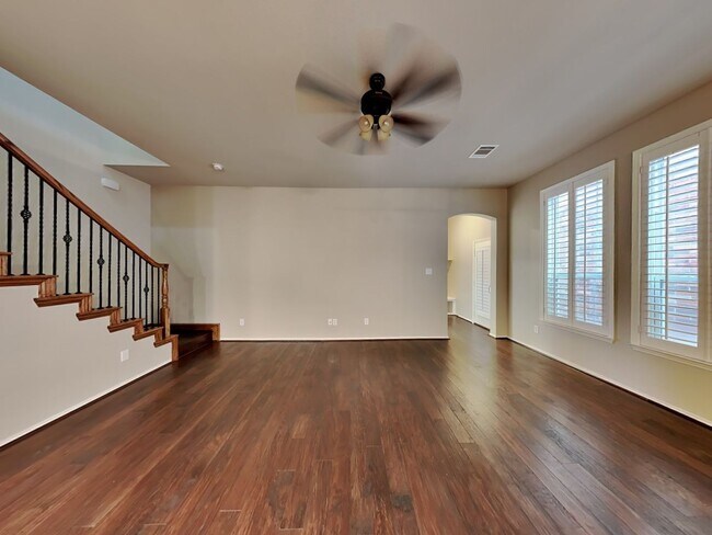 Building Photo - GORGEOUSE HOME IN A GATED COMMUNITY!