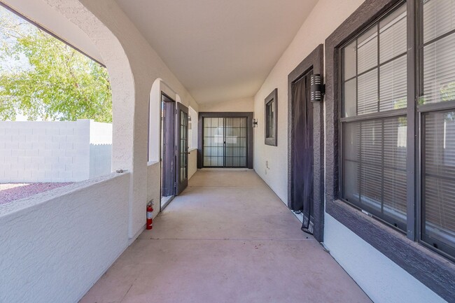 Building Photo - Two bedrooms with Garage in Fountain Hills!