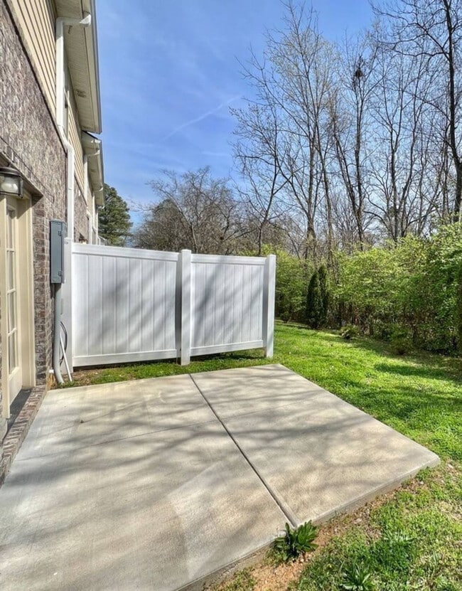 Building Photo - 3319 Old Hickory Blvd