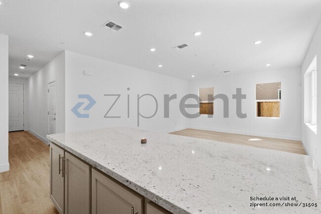 Building Photo - 146 W Ft Bragg Pl