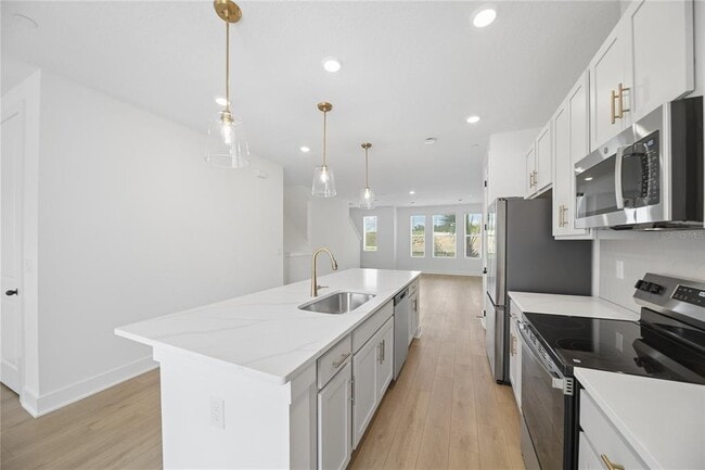 Building Photo - 15219 Hamlin Pk Dr