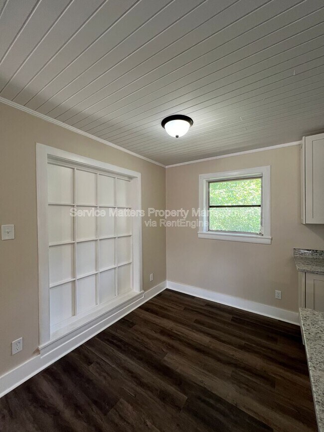 Building Photo - 1922 W Gregory St