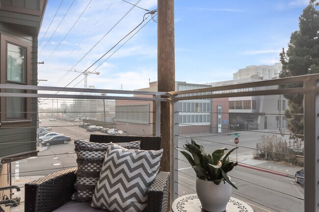 Private deck in modern building - 410 Webster St
