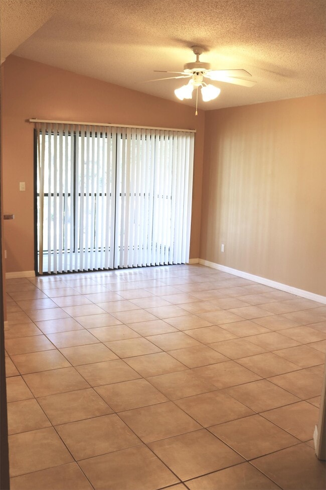 Building Photo - 151 Waterfall Way